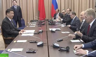 xi jingping meeting russian delegation vladimir putin