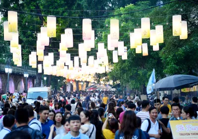 People in Hanoi,Vietnam. Editorial credit: MinhHue / Shutterstock.com